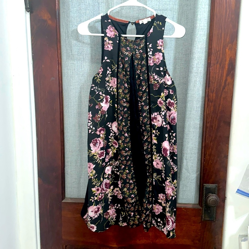 Thigh length, mini dress with black lace and floral print